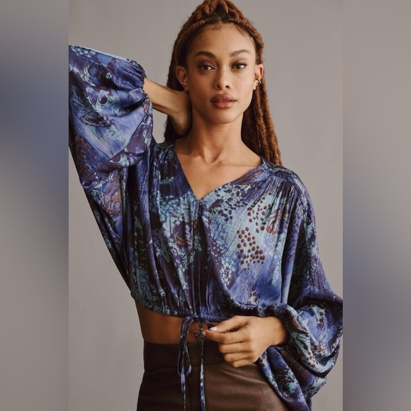 ANTHROPOLOGIE NWOT Long Sleeve Shine Cropped Blouse in Blue Motif - Picture 1 of 9